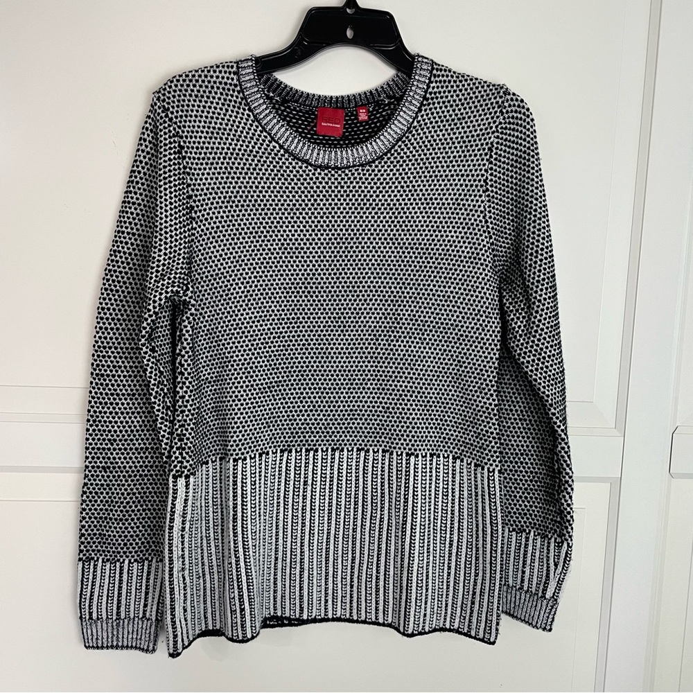 Red SAKS 5th Ave crewneck pullover sweater 7197